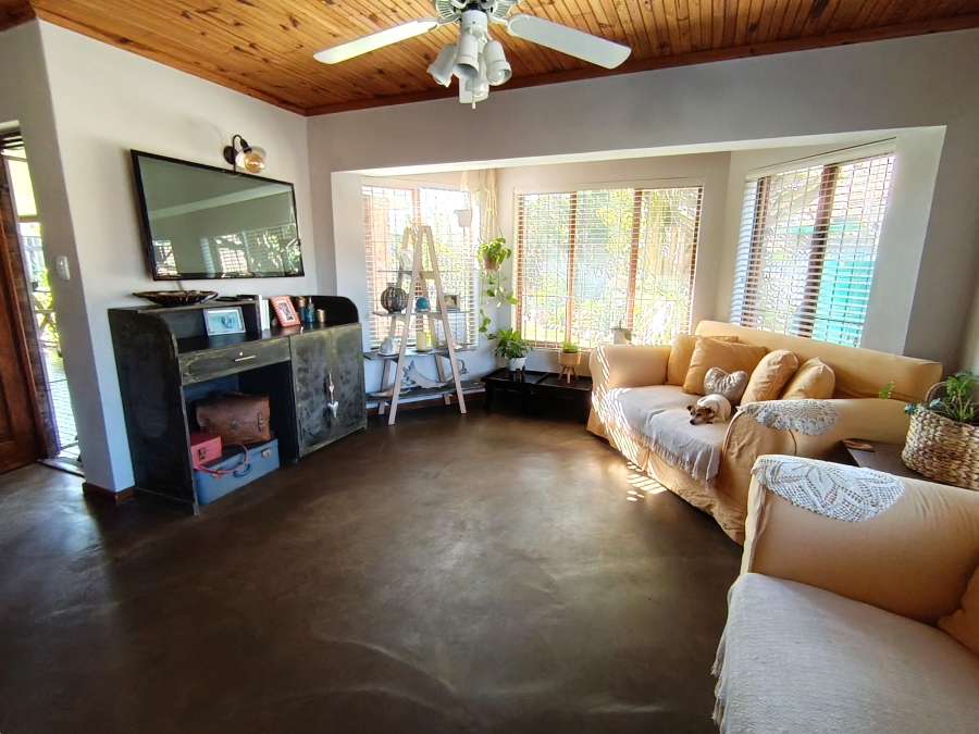 3 Bedroom Property for Sale in Wavecrest Eastern Cape